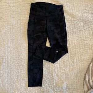Lululemon 23” legging with pockets in Heritage Camo